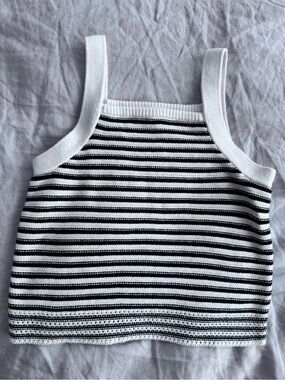 NWOT Cat & Jack Striped Black & White Knit Crop Tank, girls size 10/12